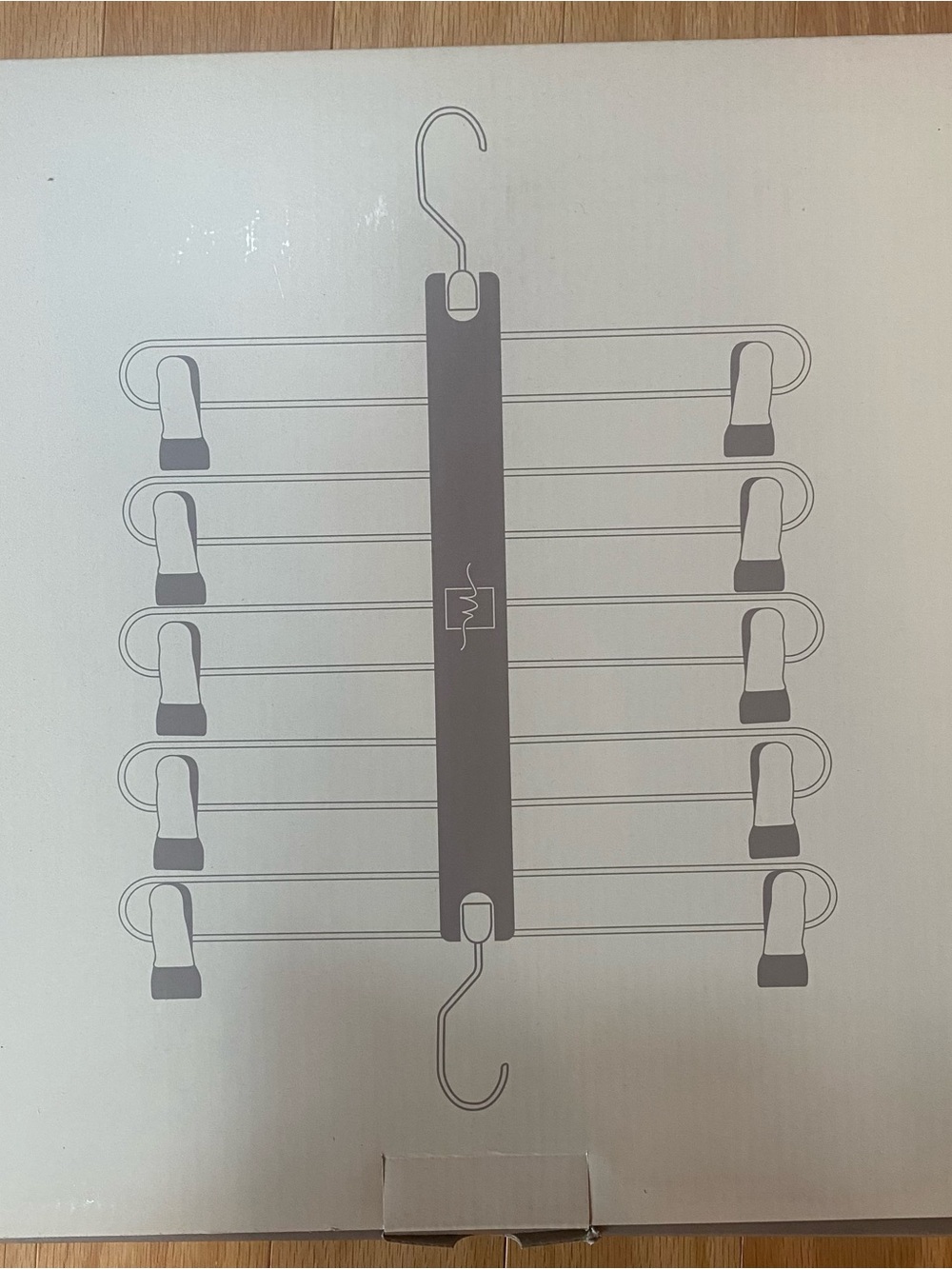 Moralve space-saving skirt hanger, NWT